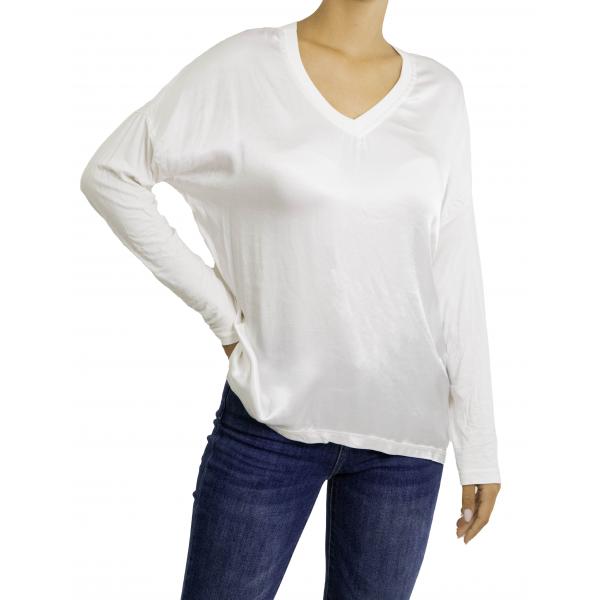 Maglia con dettagli in raso e colletto con scollo a V